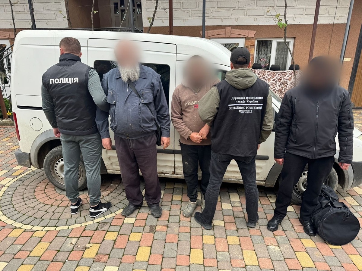 Новини України - Служителів МП відправили під варту за схему для ухилянтів