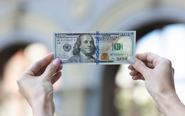 Новини бізнесу - Українці різко скоротили купівлю доларів у банках