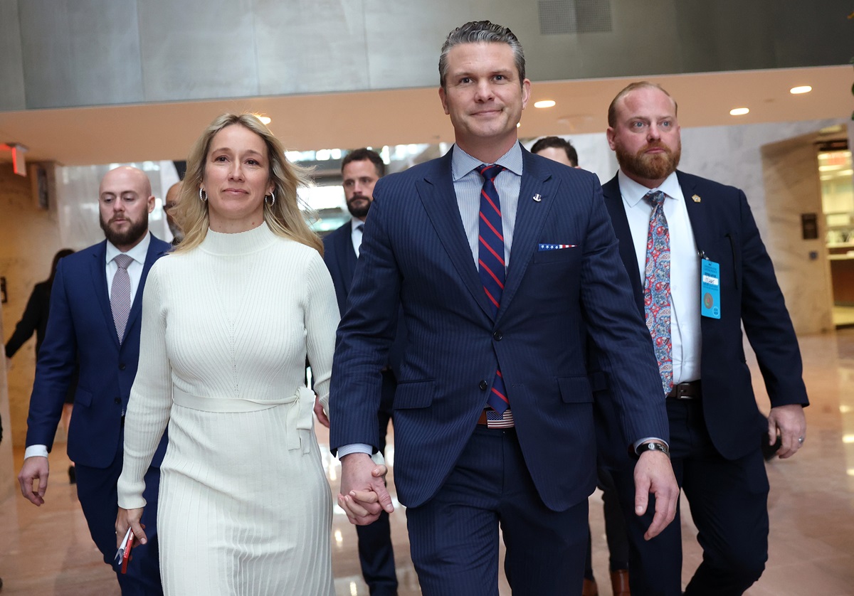 Новини світу - ЗМІ дізналися нові скандальні деталі про главу Пентагону