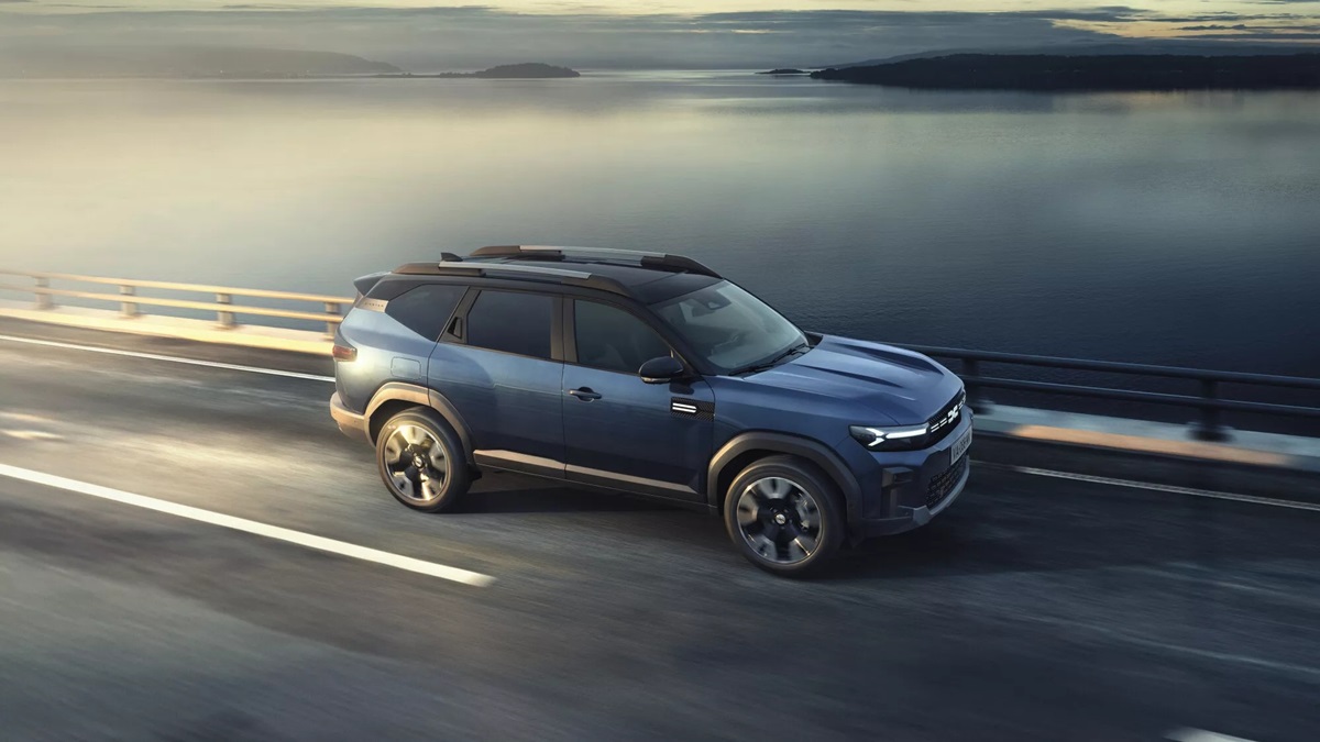 Авто новини - Dacia представила кросовер із запасом ходу 1450 км