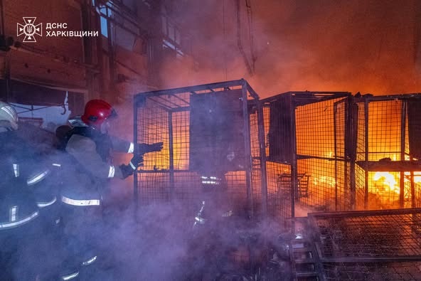 Новини України - Дрони РФ атакували поштовий термінал у передмісті Харкова, сталась пожежа