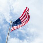 Новини світу - Пентагон привітав з Днем прапора США триколором РФ