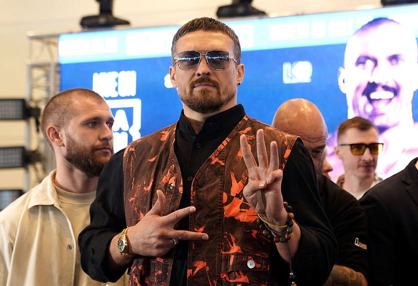 Новини спорту - Підготовка до реваншу: Усик показав спаринг з ексчемпіоном Амосовим
