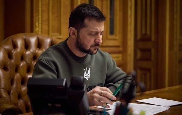 Новини України - Президент присвоїв звання Героя України сімом військовим