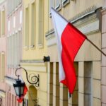 Новини світу - Польща випустить посібник на випадок війни