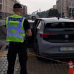 Новини Києва - У Києві електромобіль влетів у підземний перехід, водія госпіталізовано