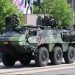 Новини України - Україна одержала від Латвії першу партію БТР Patria