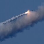 Новини України - РФ атакувала балістикою житловий район Харкова