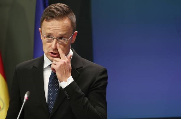 Новини світу - Сіярто обурений заявою Зеленського про Дружбу