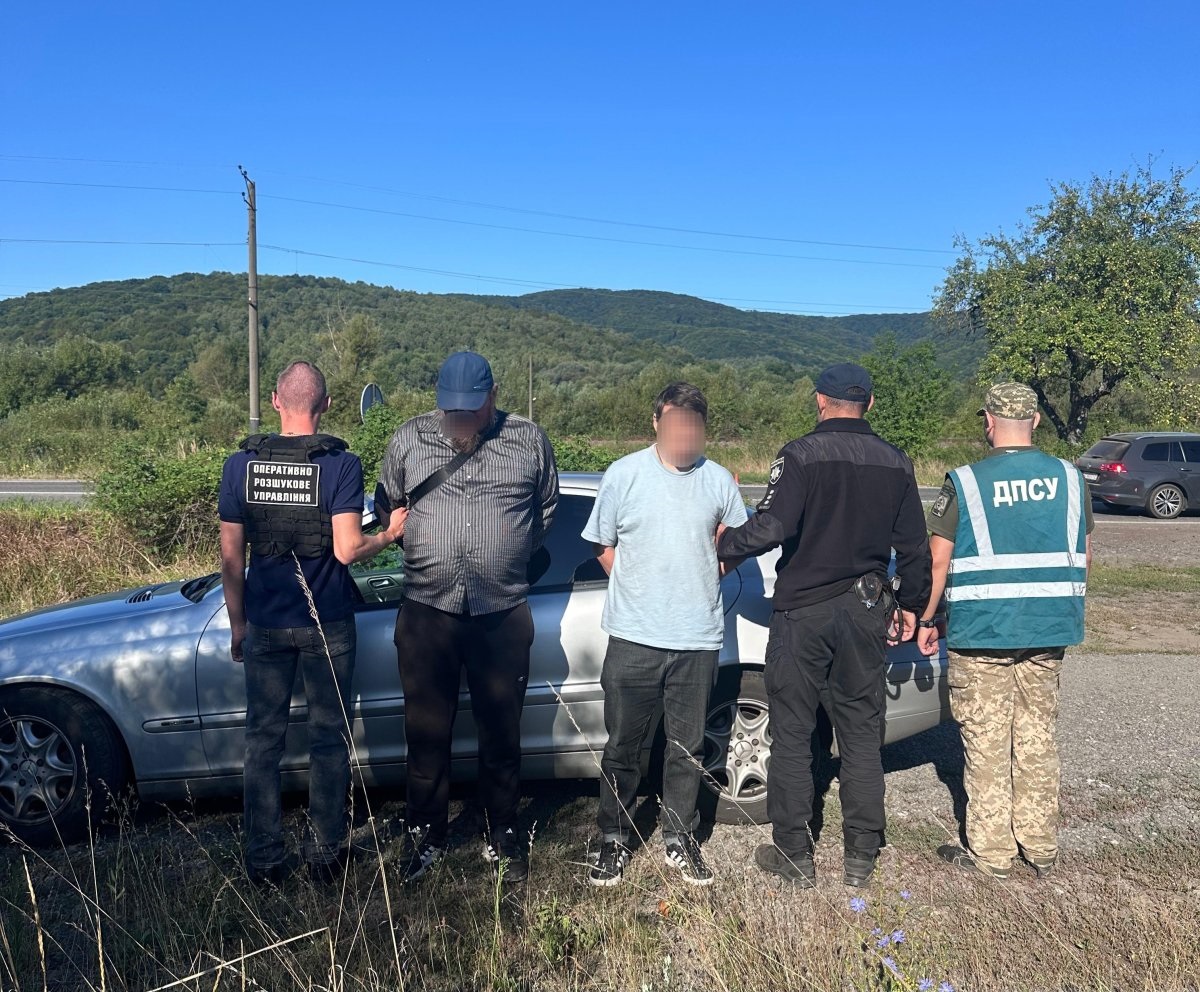Новини України - Священник УПЦ планував провезти ухилянта під рясою