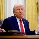 Новини світу - Трамп із миротворця перетворився на спостерігача - NYT