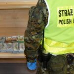 Новини світу - Українка намагалася провезти у Польщу купу валюти у валізі