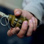 Новини Києва - Вимагав повернути подарунок: під Києвом чоловік погрожував дівчині гранатою