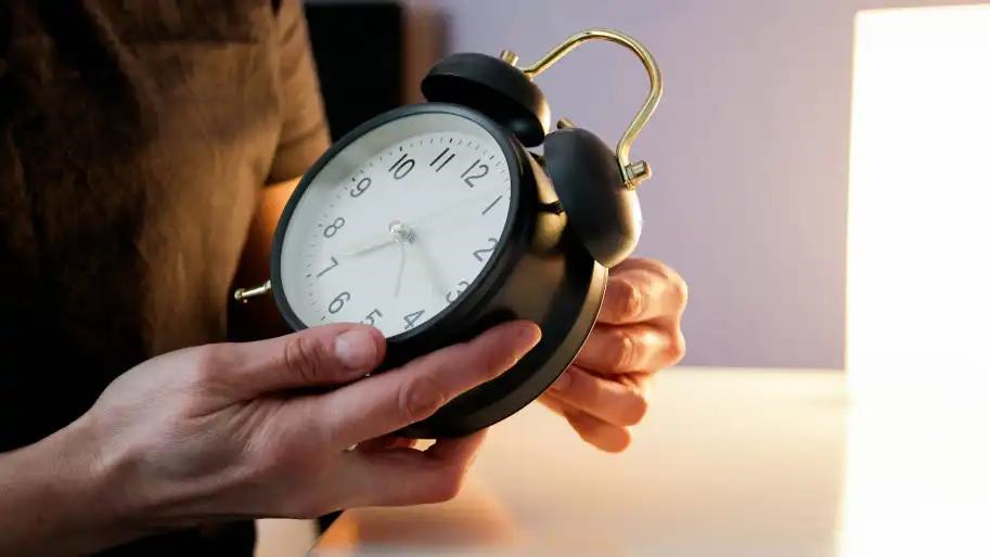 Новини України - Коли Україна переведе стрілки на зимовий час