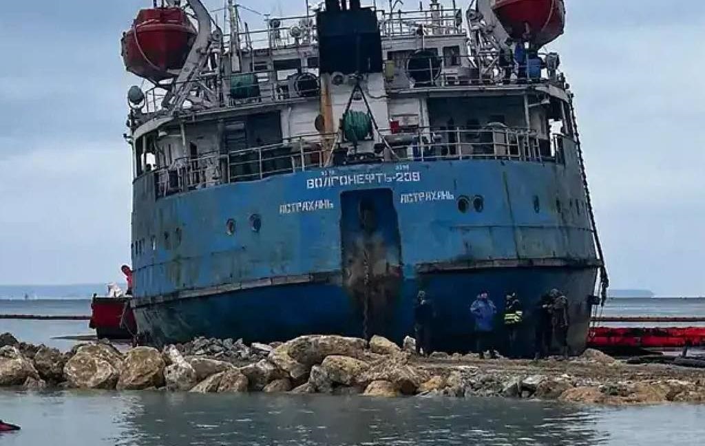 Новини світу - В Анапі знову фіксують викиди мазуту з танкерів - ЦПД