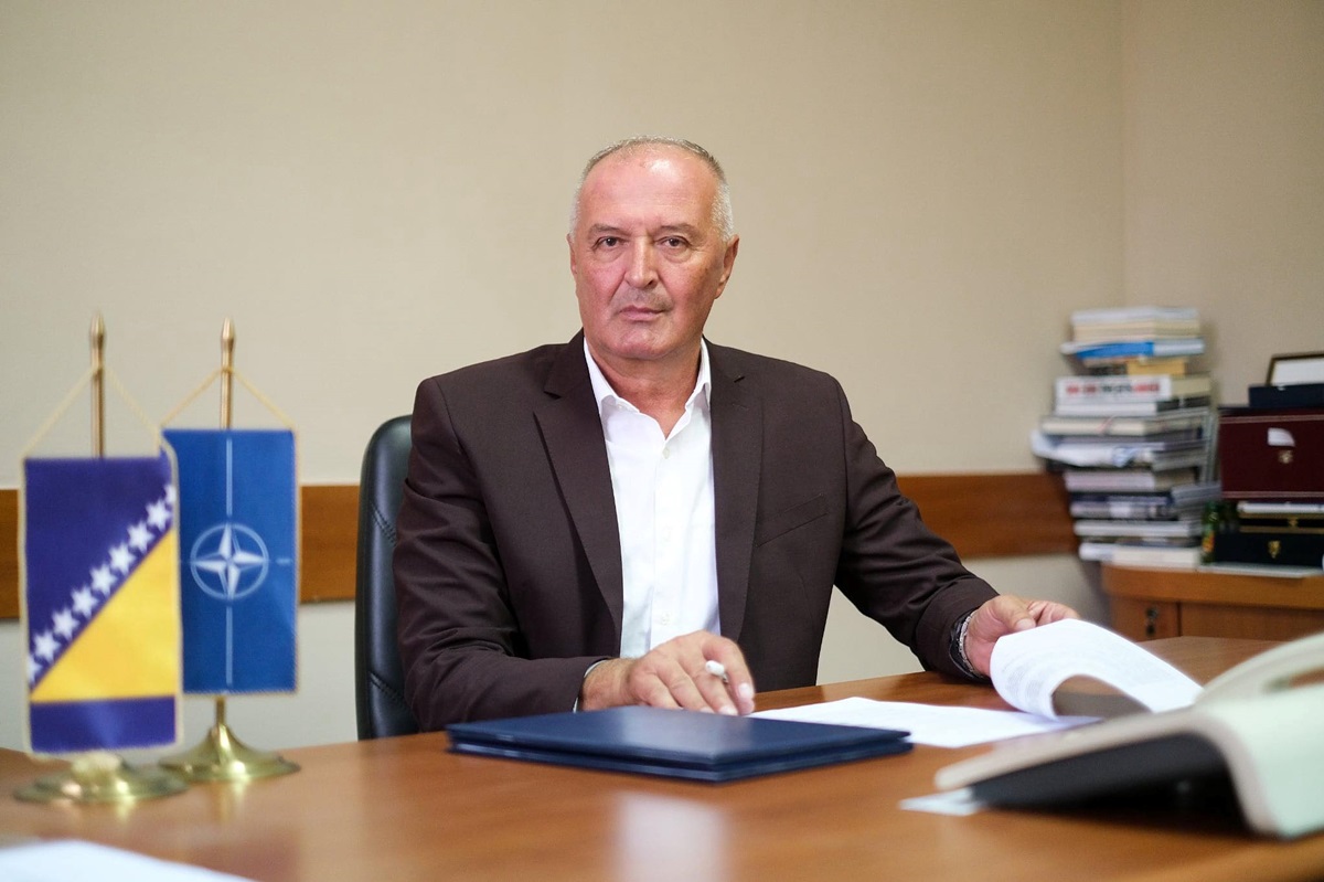 Новини світу - Боснія і Герцеговина відмовила у посадці літаку з главою МЗС Угорщини