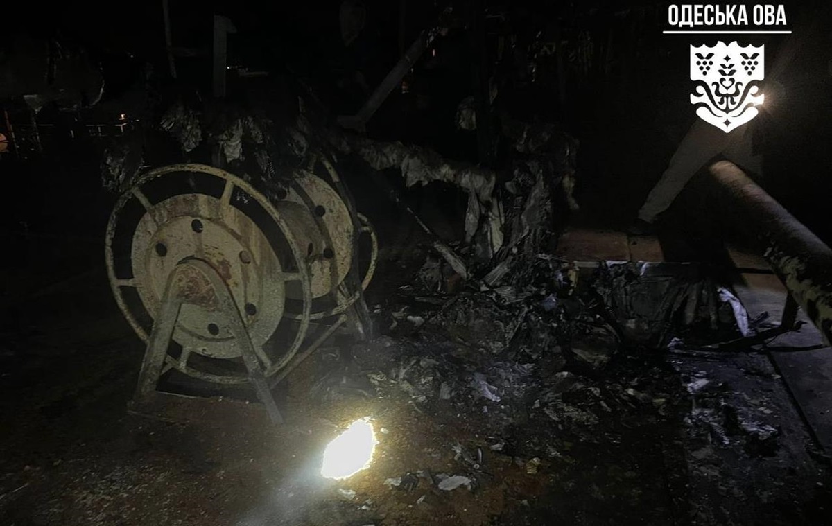 Новини України - Росіяни атакували портову інфраструктуру Одещини: виникла пожежа на судні