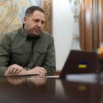 Новини світу - У Єврокомісії відреагували на обшуки в Єрмака