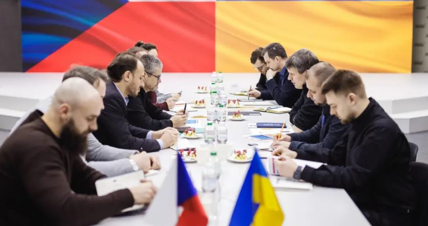 Новини України - Україна та Чехія узгодили постачання артилерійських снарядів