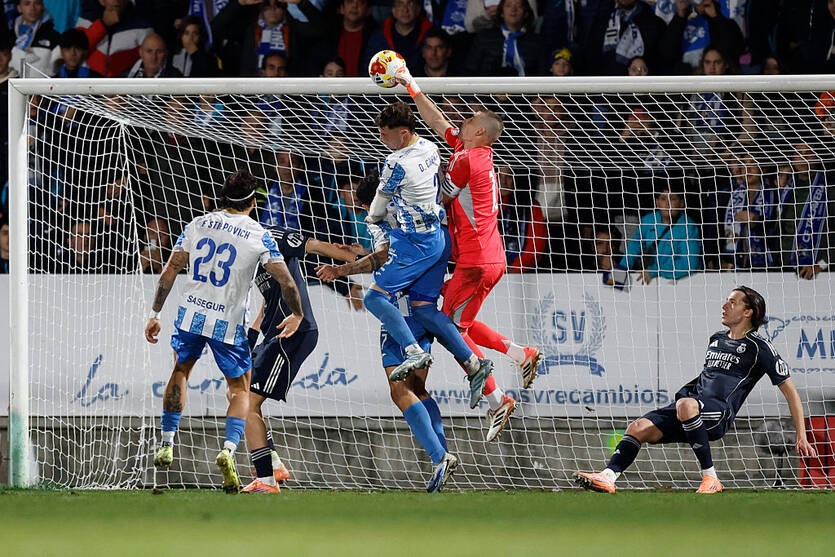 Новини спорту - Капітанський дебют: оцінка Луніна за матч Кубка Іспанії