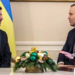 Новини України - Навроцький подарував Зеленському книгу про Волинську трагедію