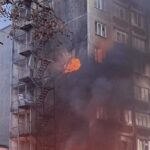 Новини України - Росіяни влучили в багатоповерховий будинок у Чернігові