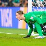 Новини спорту - Сафонов, граючи за ПСЖ, на пенальті зламав собі руку