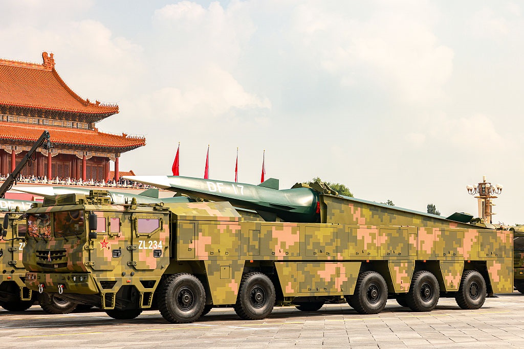 Новини світу - У Китаї заявили про створення наддешевої гіперзвукової ракети