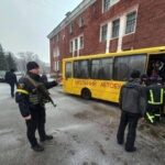 Новини України - З 19 населених пунктів Донеччини примусово евакуюють родини з дітьми