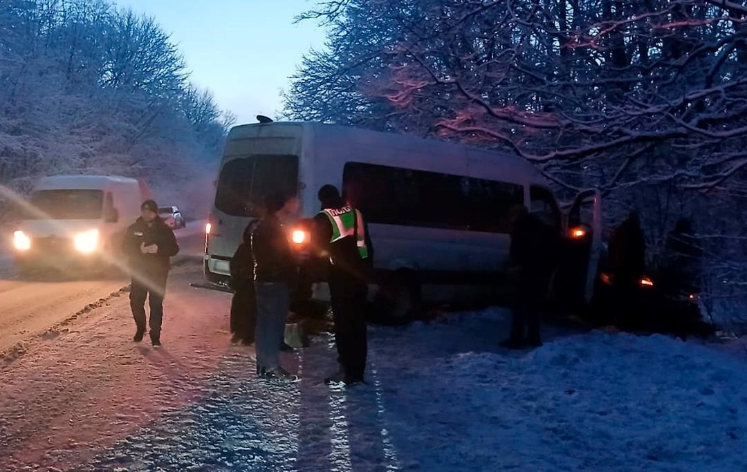 Новини України - У ДТП під Харковом постраждали 18 людей