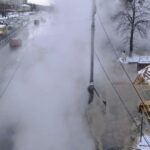 Новини Києва - У Києві 16-річна дівчина впала в яму з окропом