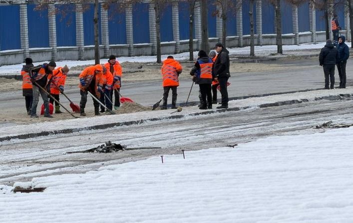 Новини України - В Дніпрі на дорогах 300 тонн олії через атаку РФ